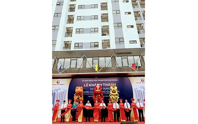 Cắt băng khánh thành chung cư 29 tầng HH4 Đồng Quốc Bình (Hải Phòng).