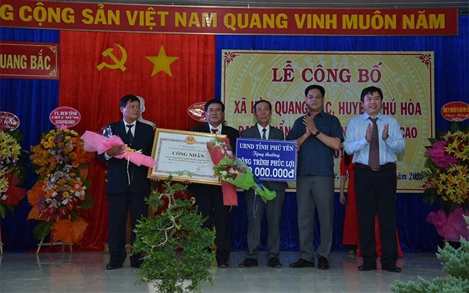 Công nhận xã nông thôn mới nâng cao đầu tiên ở Phú Yên