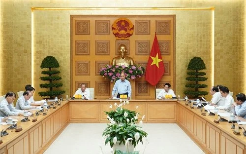 Thủ tướng Nguyễn Xuân Phúc chủ trì cuộc họp Thường trực Chính phủ chiều 22-5. (Ảnh: QUANG HIẾU)