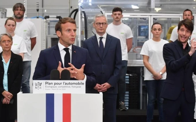 Tổng thống Emmanuel Macron công bố kế hoạch hỗ trợ ngành ô-tô. (Ảnh: MAXPPP)