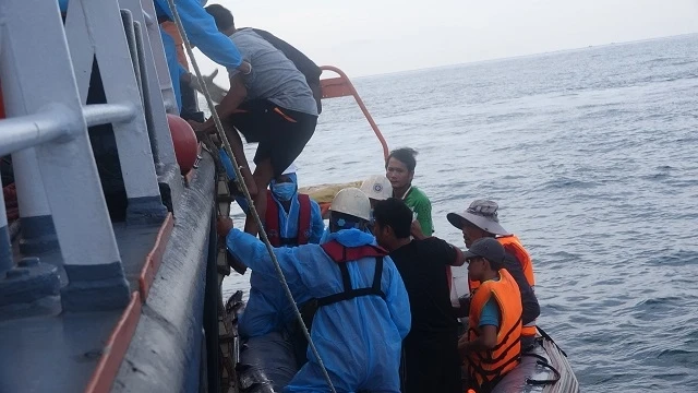 Các thuyền viên được cứu nạn kịp thời.
