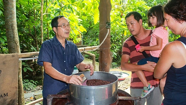 Thưởng thức cacao miệt vườn