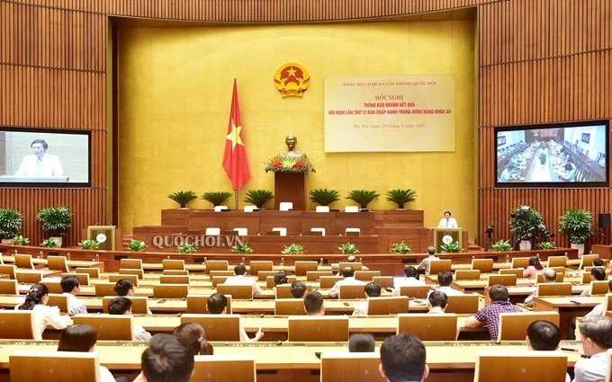 Hội nghị thông báo nhanh kết quả Hội nghị lần thứ 12, Ban Chấp hành T.Ư Đảng khóa XII tại Đảng bộ cơ quan Văn phòng Quốc hội.