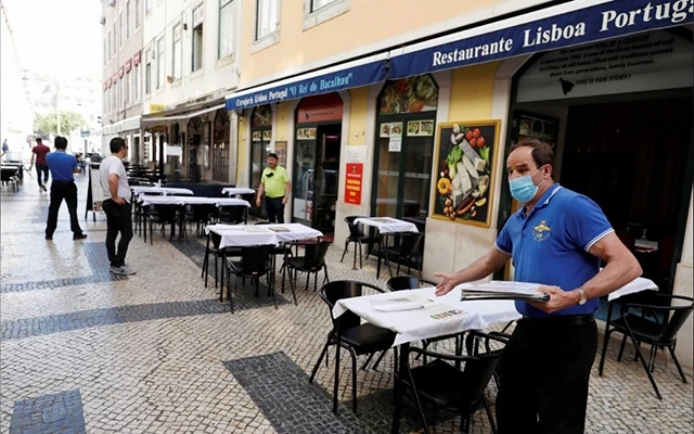 Nhà hàng ở Bồ Ðào Nha mở cửa đón khách trở lại. Ảnh ROI-TƠ