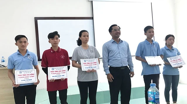 190 suất học bổng hỗ trợ sinh viên tại tỉnh Bến Tre