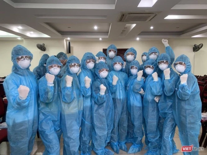 Sinh viên Trường đại học Y Hà Nội tham gia phòng chống dịch Covid-19