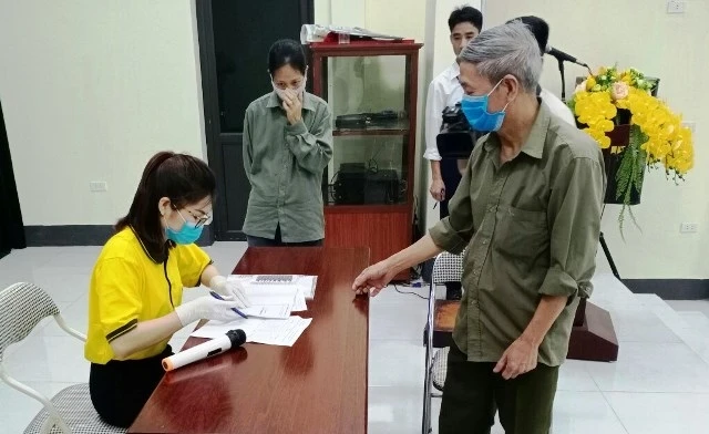 Chi trả hỗ trợ do ảnh hưởng dịch Covid-19 tại huyện Định Hóa, Thái Nguyên.