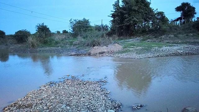 Vị trí khúc sông nơi ba học sinh đuối nước. 