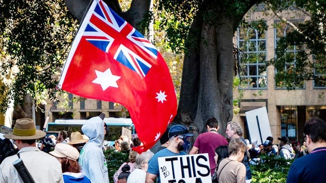 Cuộc diễu hành Wake up Australia tại TP Melbourne có sự xuất hiện của các phần tử cực hữu. Ảnh: ABC NEWS