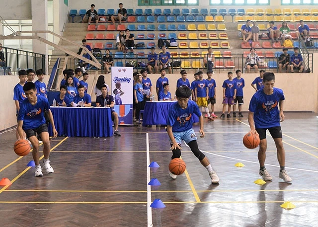 Buổi tuyển chọn của Hanoi Buffaloes thu hút sự tham gia của đông đảo bạn trẻ đam mê với bóng rổ.