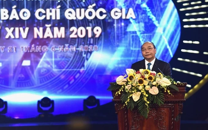 Thủ tướng Nguyễn Xuân Phúc phát biểu ý kiến tại lễ trao giải.
