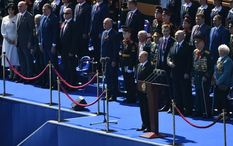 Tổng thống Nga Vladimir Putin đọc phát biểu khai mạc buổi lễ.