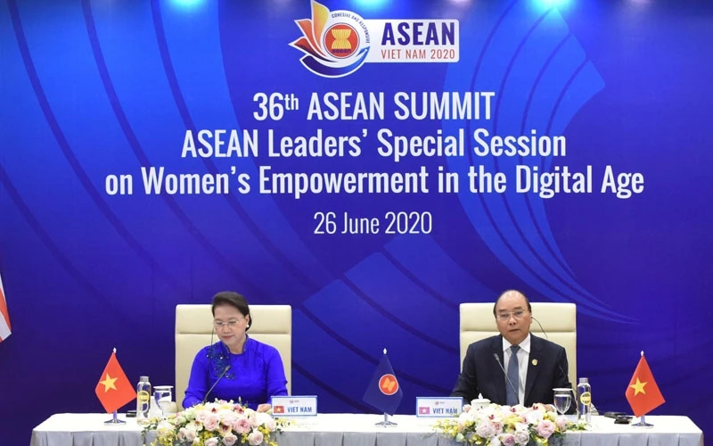 Thủ tướng Nguyễn Xuân Phúc, Chủ tịch ASEAN 2020 và Chủ tịch Quốc hội Nguyễn Thị Kim Ngân, Chủ tịch AIPA 41 dự Phiên họp đặc biệt chiều 26-6 (Ảnh: TRẦN HẢI)