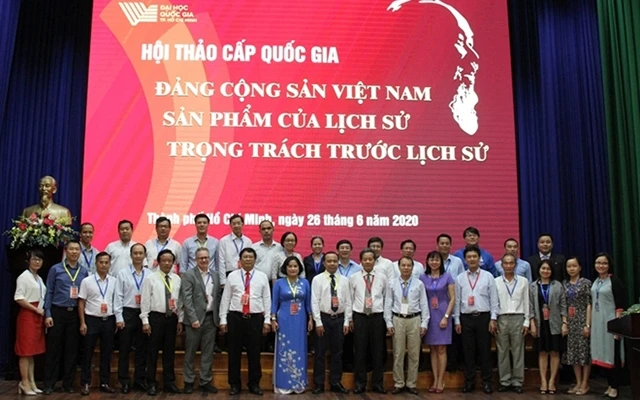 Hội thảo khoa học Quốc gia “Đảng Cộng sản Việt Nam - Sản phẩm của lịch sử, trọng trách trước lịch sử”. Ảnh: báo CAND.