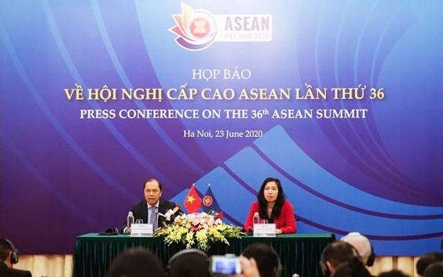 Họp báo về Hội nghị cấp cao ASEAN lần thứ 36.