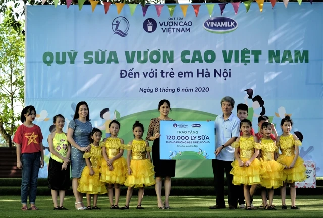 Hơn 1.300 trẻ em Hà Nội được chăm sóc dinh dưỡng từ Quỹ sữa Vươn cao Việt Nam