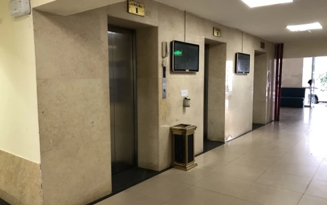 Khu vực thang máy xảy ra sự việc bé trai bị dâm ô.
