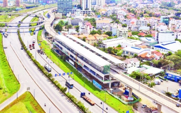 Hầu hết các ga trên cao của tuyến metro Bến Thành - Suối Tiên đã hoàn thiện công tác lợp mái, chuẩn bị đưa vào khai thác vận hành trong năm 2021.