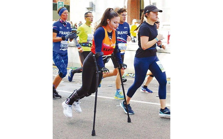 “Trên đường chạy, cơ thể tôi dần cảm thấy đau đớn, nhưng chỉ khi tôi hoàn thành chặng đua tôi mới thật sự được chữa lành” - Hanah Gavios.