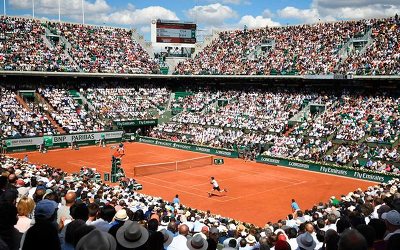 Roland Garros 2020 cho phép khán giả tới dự khán. (Ảnh: Sky Sports)