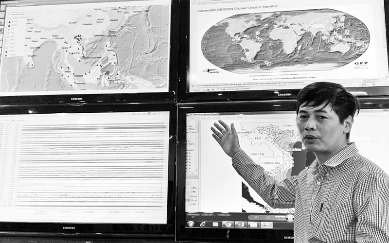 Hệ thống ghi nhận thông tin tại Trung tâm Báo tin động đất và Cảnh báo sóng thần. 