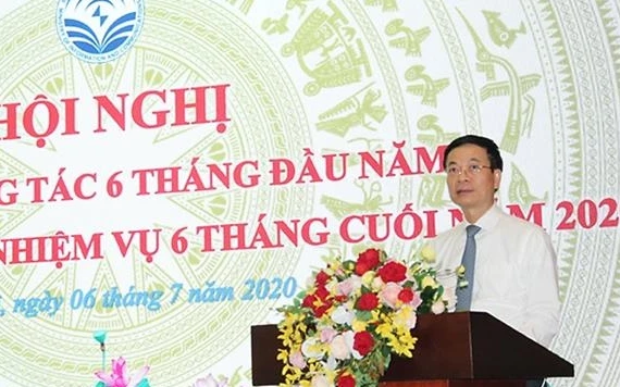 Bộ trưởng Nguyễn Mạnh Hùng phát biểu tại Hội nghị Sơ kết sáu tháng đầu năm và phương hướng nhiệm vụ sáu tháng cuối năm 2020 của Bộ TT-TT.