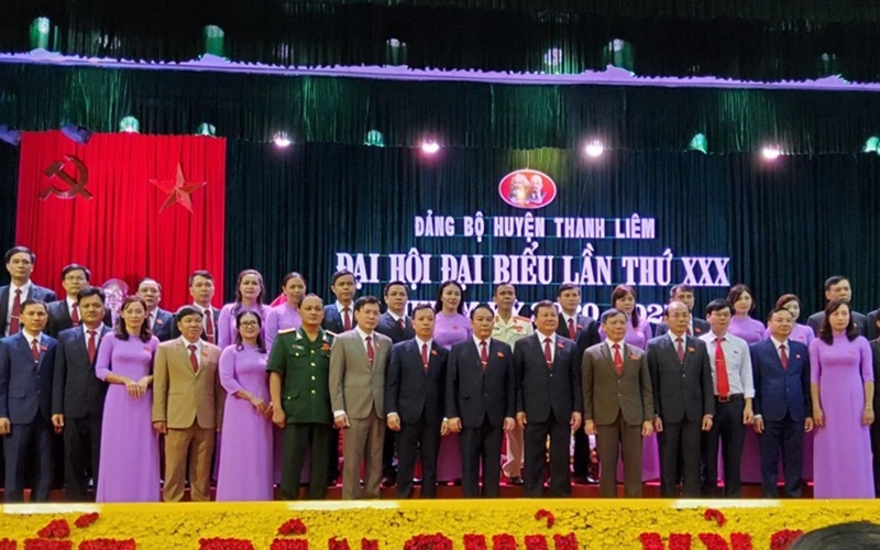 Ban Chấp hành Đảng bộ huyện Thanh Liêm khóa mới ra mắt.