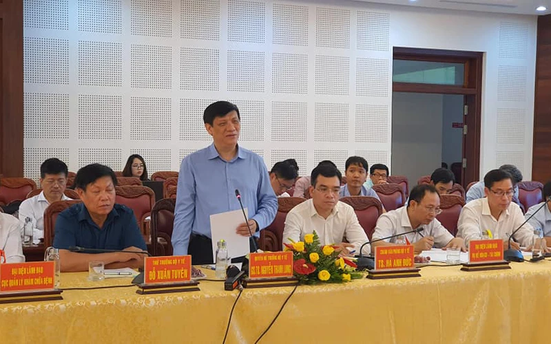 Quyền Bộ trưởng Y tế Nguyễn Thanh Long kết luận buổi làm việc.