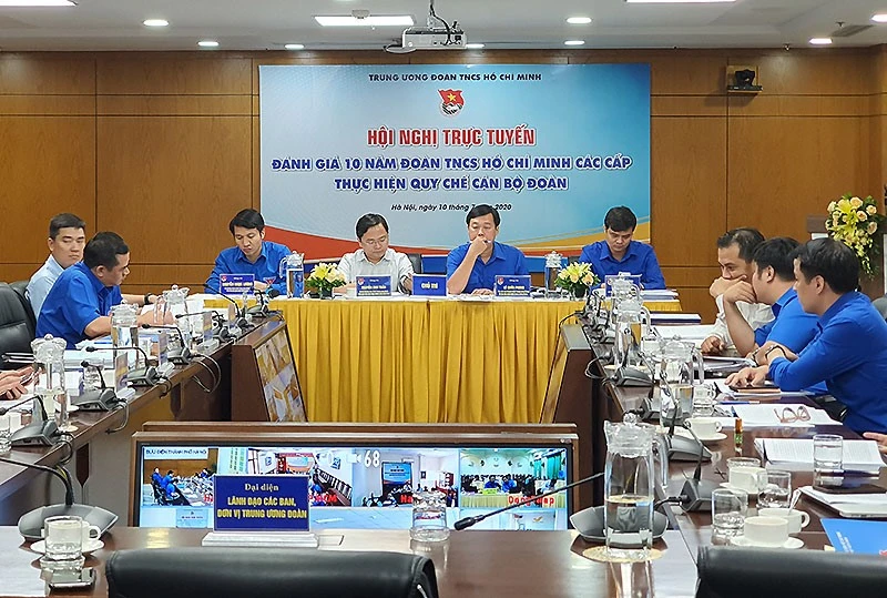 Ban Bí thư và đại diện lãnh đạo các Ban của T.Ư Đoàn TNCS Hồ Chí Minh tại điểm cầu hội nghị ở Thủ đô Hà Nội.