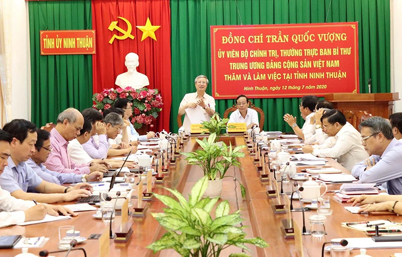 Thường trực Ban Bí thư Trần Quốc Vượng phát biểu tại buổi làm việc với Ban Thường vụ Tỉnh ủy Ninh Thuận. (Ảnh: Công Thử/TTXVN)