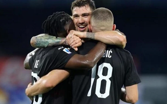 Các cầu thủ AC Milan ăn mừng sau bàn gỡ hòa của tiền vệ Franck Kessie. (Ảnh: Gallo Images)