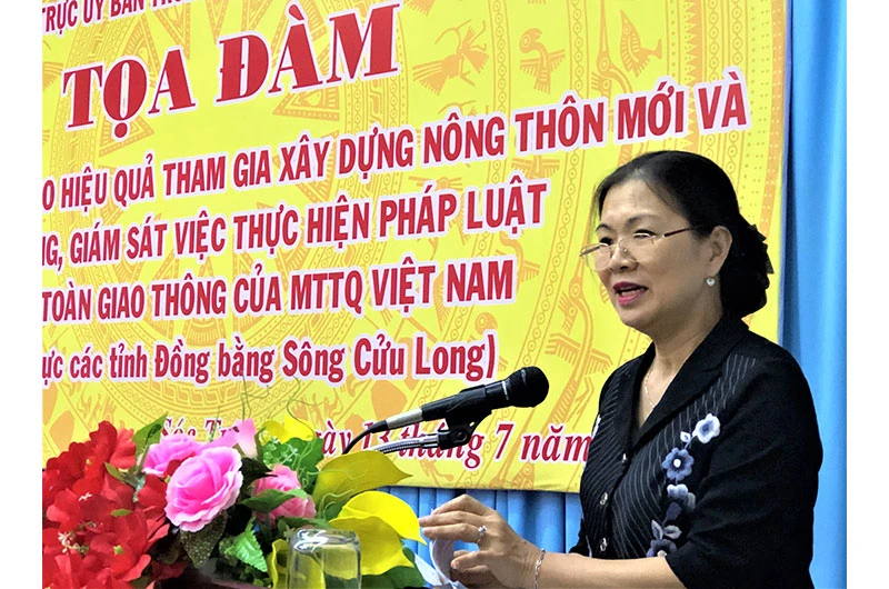 Đồng chí Trương Thị Ngọc Ánh, Phó Chủ tịch Ủy ban T.Ư MTTQ Việt Nam phát biểu tại Hội nghị.