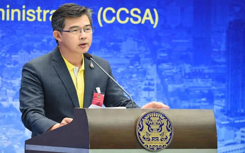 Người phát ngôn Trung tâm quản lý tình hình Covid-19 của Thái Lan, Tiến sĩ Taweesilp Visanuyothin. (Ảnh: CCSA)