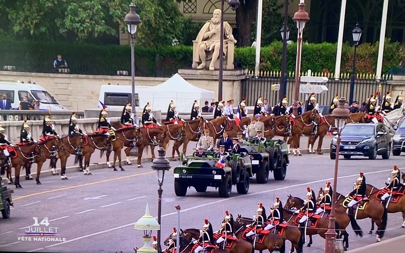 Tổng thống Emmanuel Macron chủ trì lễ kỷ niệm Quốc khánh. (Ảnh: TF1)