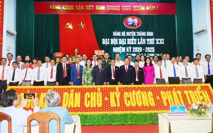 Ban Chấp hành Đảng bộ huyện Thăng Bình khóa 21 ra mắt.