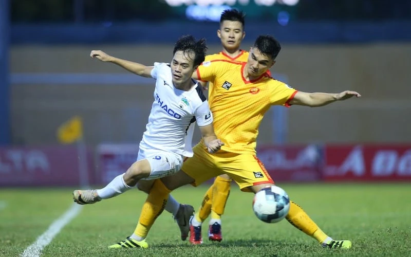 Hoàng Anh Gia Lai hòa Nam Định không bàn thắng ở vòng 11 LS V.League 1-2020 chiều 23-7. (Ảnh: Phúc Quỳnh) 
