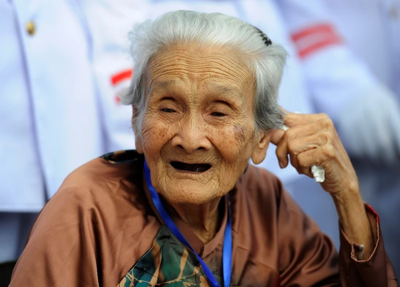  Mẹ Việt Nam Anh hùng Nguyễn Thị Lựu, 84 tuổi, xã An Phú, huyện Tịnh Biên, tỉnh An Giang.