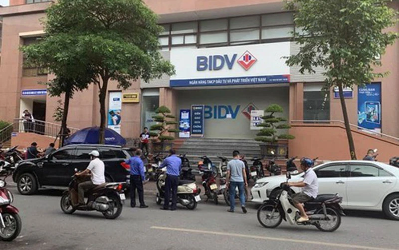 Ngân hàng BIDV, chi nhánh Ngọc Khánh, nơi xảy ra vụ cướp. (Ảnh: Infonet)