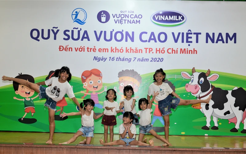 Quỹ sữa vươn cao Việt Nam tiếp tục hành trình kết nối yêu thương tại TP Hồ Chí Minh