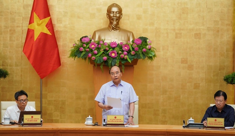Thủ tướng Nguyễn Xuân Phúc chủ trì cuộc họp Thường trực Chính phủ về phòng chống dịch Covid-19 sáng 27-7. (Ảnh: VGP/Quang Hiếu)