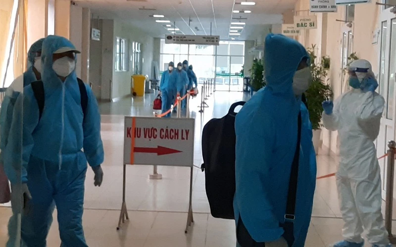 Đoàn công dân Việt Nam đã về Bệnh viện Bệnh Nhiệt đới Trung ương.