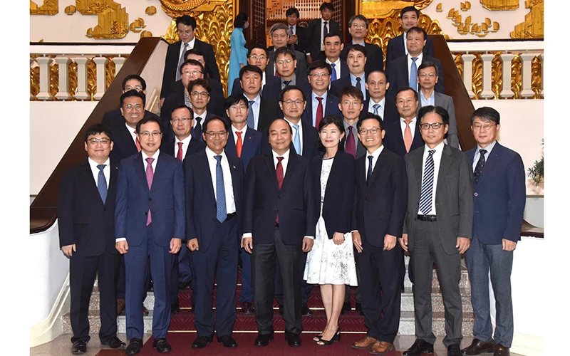 Thủ tướng tiếp các doanh nghiệp Hàn Quốc đầu tư tại Việt Nam