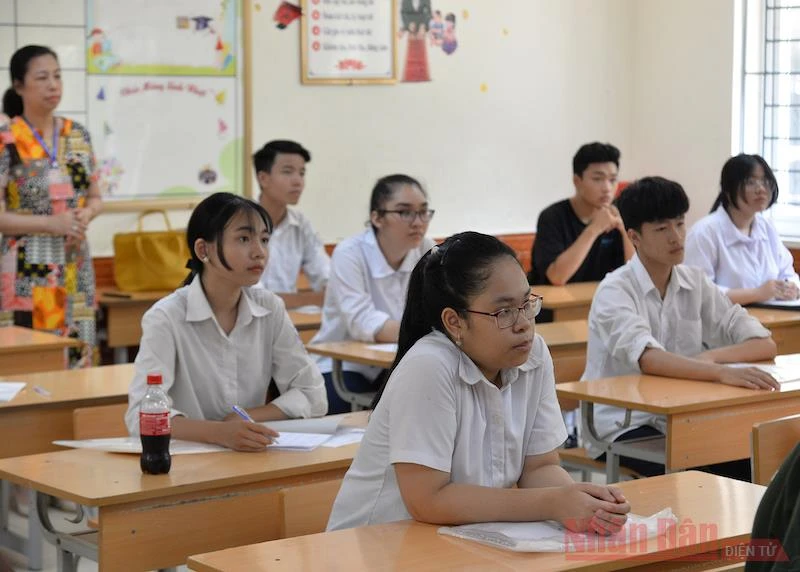 Tại Kỳ thi vào lớp 10 năm học 2020-2021 của Hà Nội (Ảnh: THUỶ NGUYÊN)