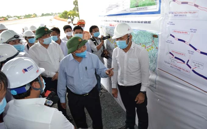 Thủ tướng Nguyễn Xuân Phúc yêu cầu phải bảo đảm tiến độ và chất lượng của dự án.
