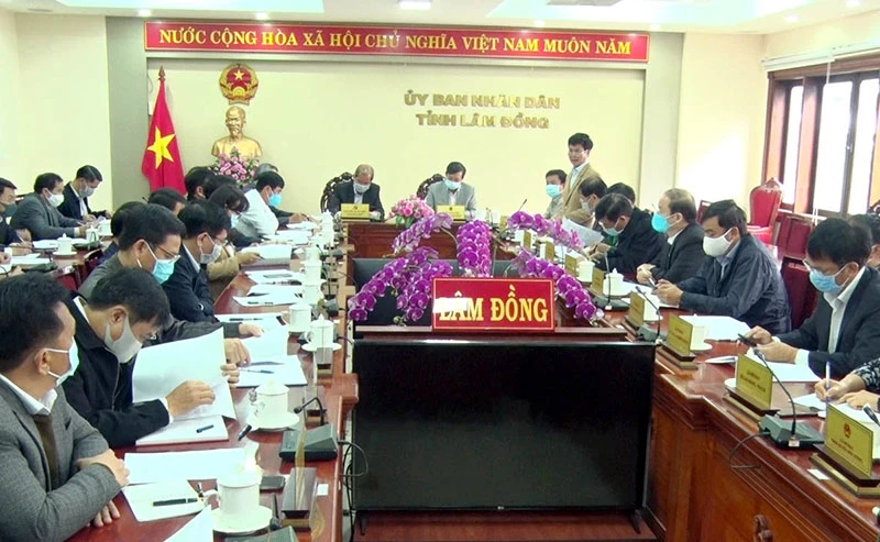 Giám đốc Sở Y tế Lâm Đồng thông tin về trường hợp ông N tại cuộc họp Ban Chỉ đạo Phòng chống Covid-19 tỉnh ngày 2-8.