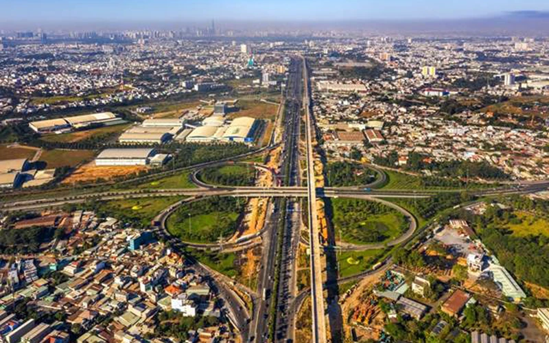 Theo các chuyên gia, đây là thời điểm chín muồi để các vùng vệ tinh lân cận TP Hồ Chí Minh như Đồng Nai phát triển vì hạ tầng kết nối liên vùng được đầu tư mạnh mẽ và đồng bộ.