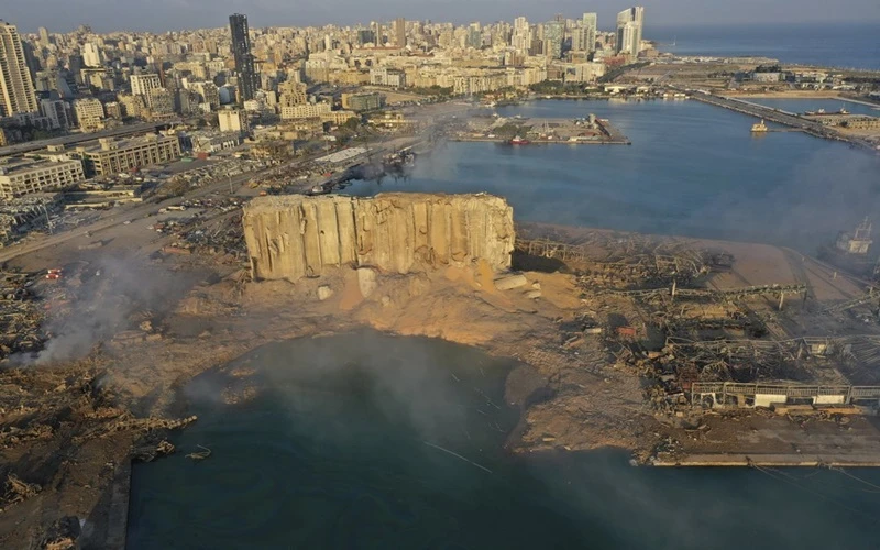 Thành phố Beirut nhìn từ trên không sau vụ nổ ngày 4-8. (Ảnh: AP)