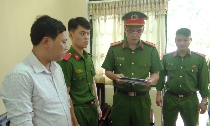 Cơ quan chức năng công bố lệnh bắt tạm giam Lê Mai Sáng.