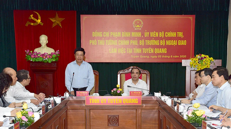 Đồng chí Phạm Bình Minh, Ủy viên Bộ Chính trị, Phó Thủ tướng Chính phủ, Bộ Trưởng Ngoại giao phát biểu tại buổi làm việc.