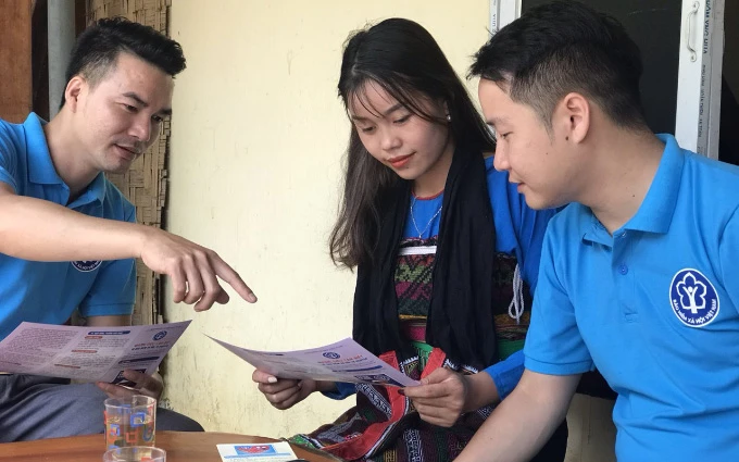 Vận động người dân tham gia bảo hiểm xã hội tự nguyện, bảo hiểm y tế tại Thanh Hóa.